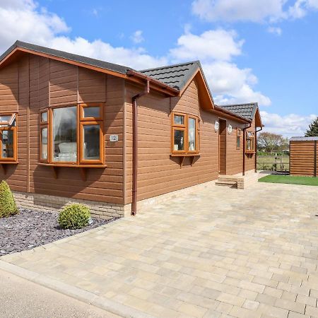 12 Bucklesham Park Villa Ipswich Exterior photo